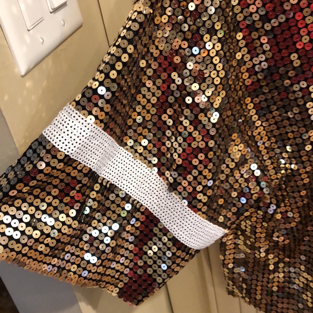 Hot & Delicious Sequined Top - Picture 9 of 10